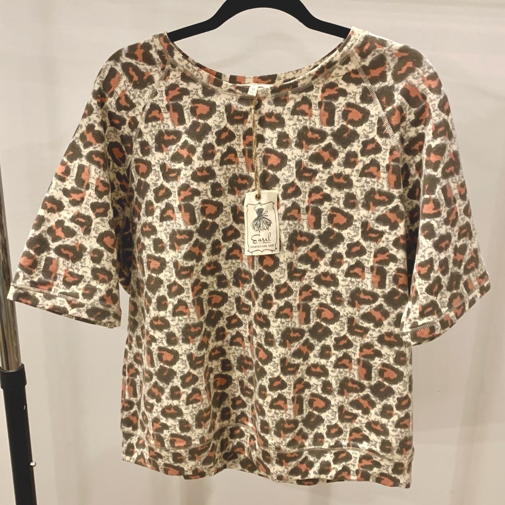 NWT Easel Medium Leopard Cheetah Print Top